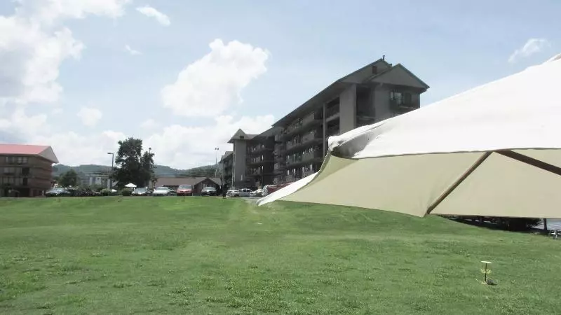 Arbors At Island Landing Hotel & Suites