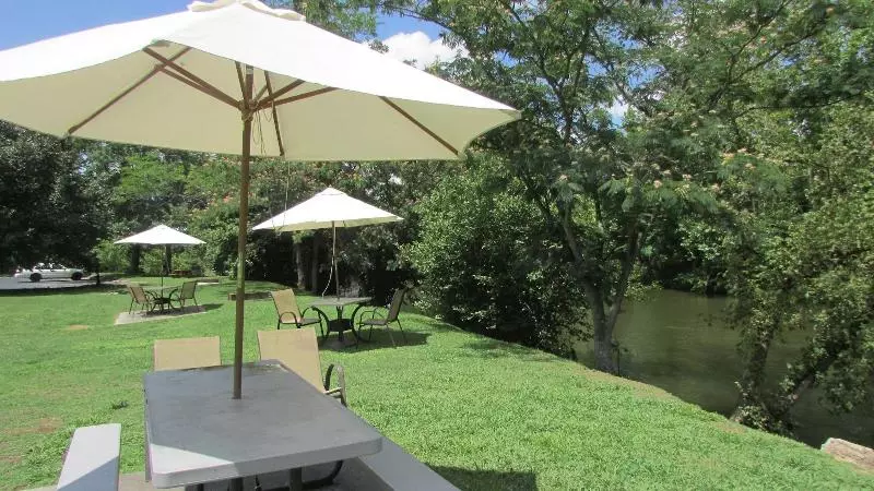 Arbors At Island Landing Hotel & Suites