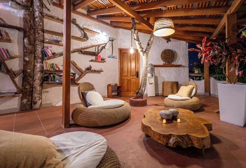 فندق Blu Galapagos Sustainable Waterfront Lodge