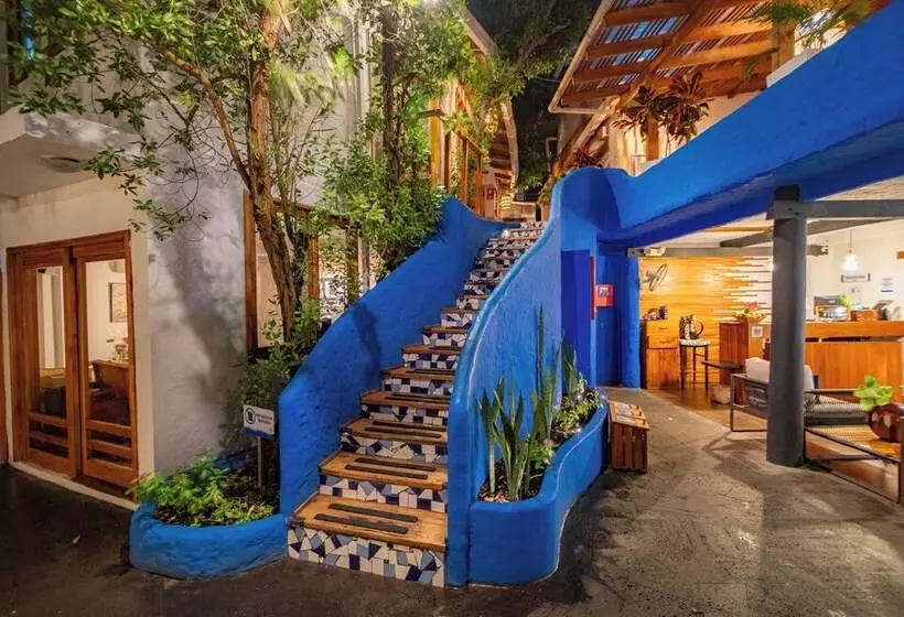 בית מלון כפרי Blu Galapagos Sustainable Waterfront Lodge