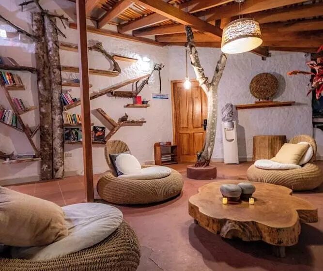 בית מלון כפרי Blu Galapagos Sustainable Waterfront Lodge