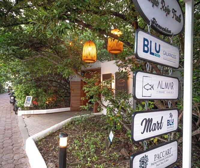 فندق Blu Galapagos Sustainable Waterfront Lodge