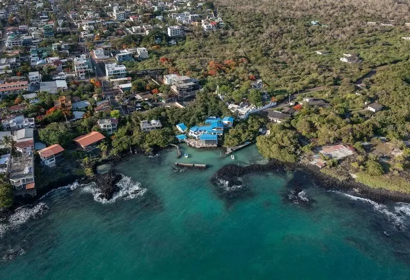 בית מלון כפרי Blu Galapagos Sustainable Waterfront Lodge