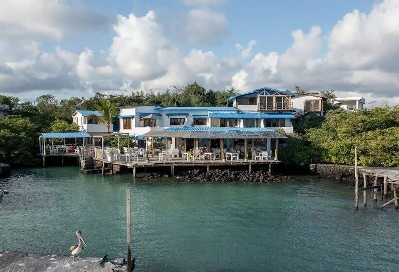 בית מלון כפרי Blu Galapagos Sustainable Waterfront Lodge