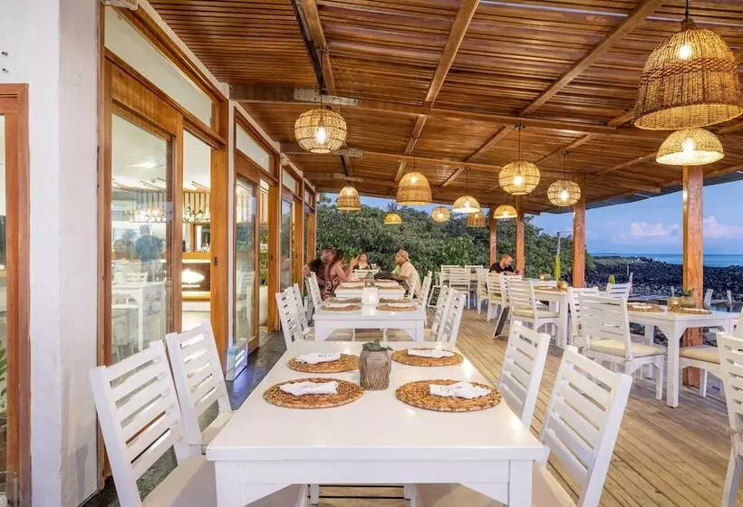 בית מלון כפרי Blu Galapagos Sustainable Waterfront Lodge