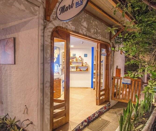 فندق Blu Galapagos Sustainable Waterfront Lodge