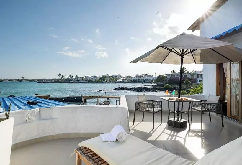 בית מלון כפרי Blu Galapagos Sustainable Waterfront Lodge