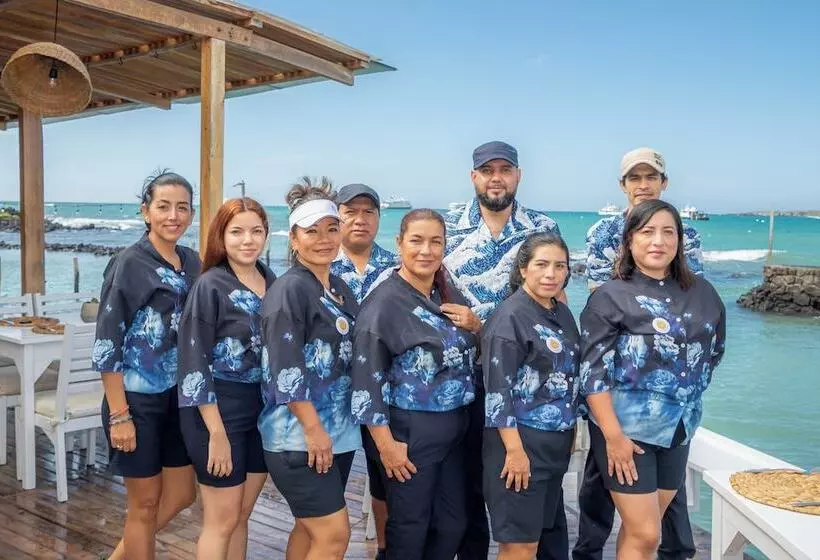 בית מלון כפרי Blu Galapagos Sustainable Waterfront Lodge