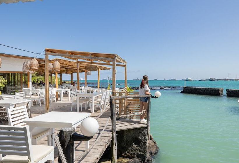 فندق Blu Galapagos Sustainable Waterfront Lodge