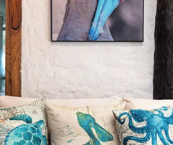 בית מלון כפרי Blu Galapagos Sustainable Waterfront Lodge