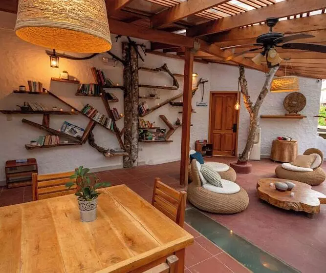 בית מלון כפרי Blu Galapagos Sustainable Waterfront Lodge