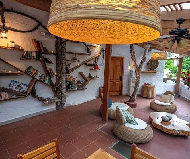 בית מלון כפרי Blu Galapagos Sustainable Waterfront Lodge