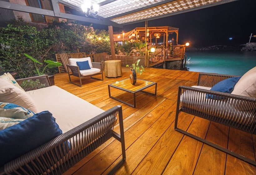 فندق Blu Galapagos Sustainable Waterfront Lodge