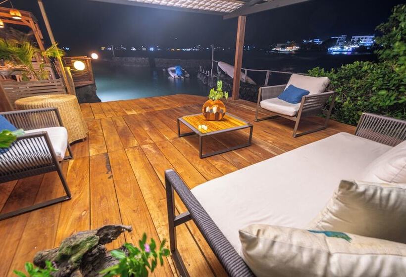 فندق Blu Galapagos Sustainable Waterfront Lodge