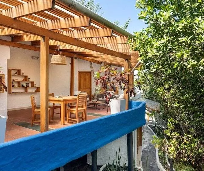 בית מלון כפרי Blu Galapagos Sustainable Waterfront Lodge