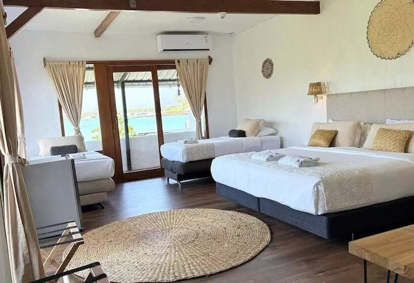 בית מלון כפרי Blu Galapagos Sustainable Waterfront Lodge
