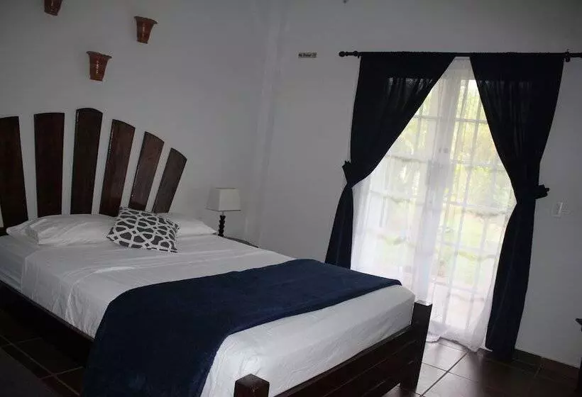 فندق Coffee Mountain Inn