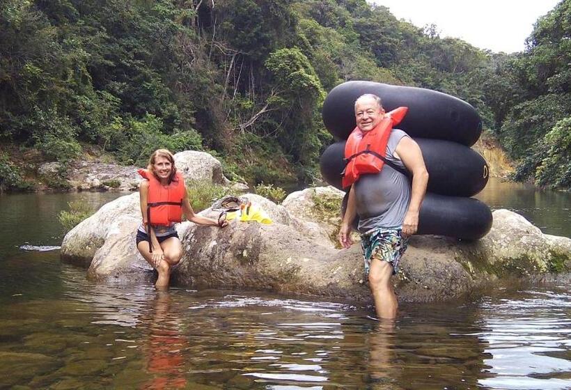 فندق Coffee Mountain Inn