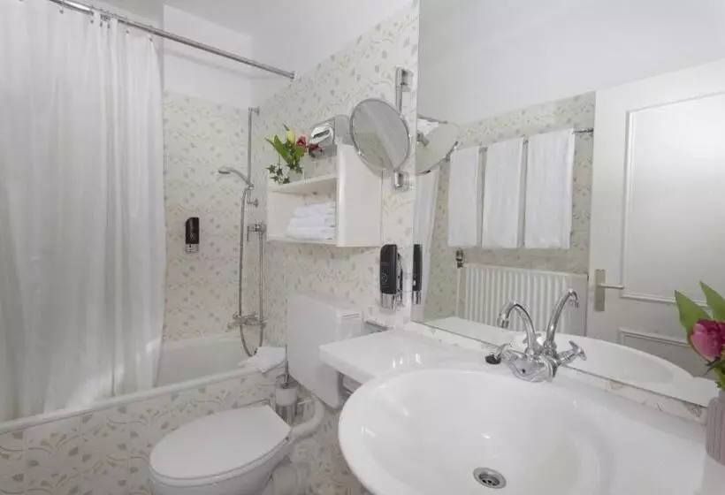 هتل Gästehaus Kaiserhof Lübeck