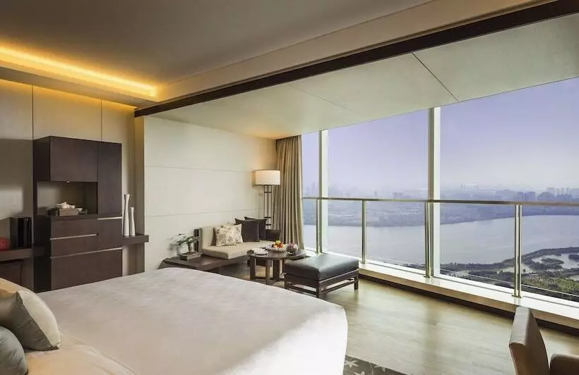 Hualuxe Hotels & Resorts Nanchang High Tech Zone, An Ihg