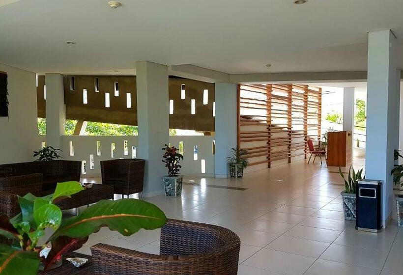 בית מלון כפרי Luwansa Beach