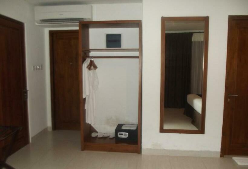 בית מלון כפרי Luwansa Beach