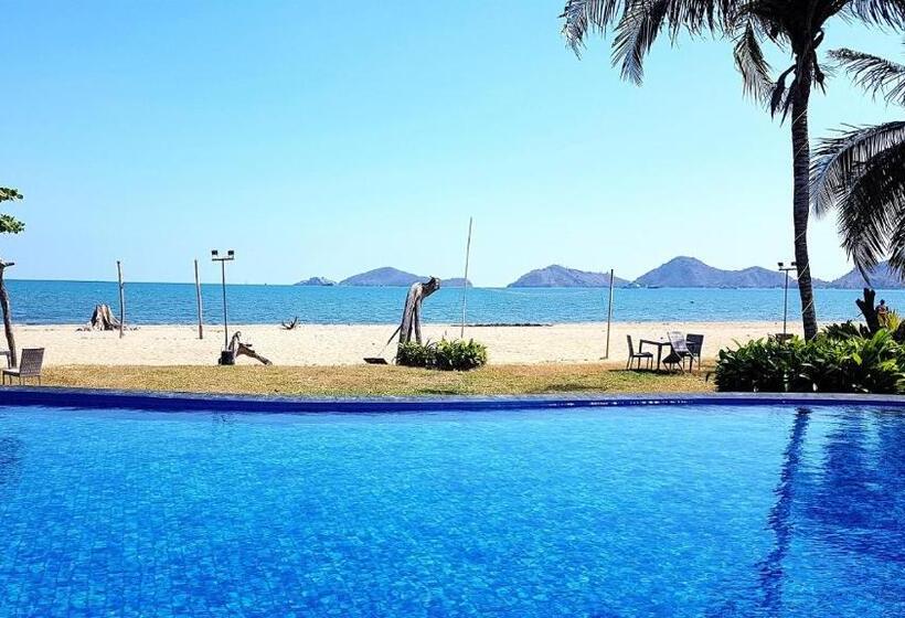 בית מלון כפרי Luwansa Beach