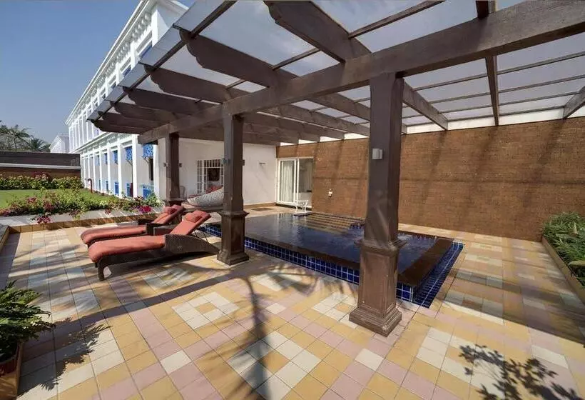 Hotel Mayfair Palm Beach Resort