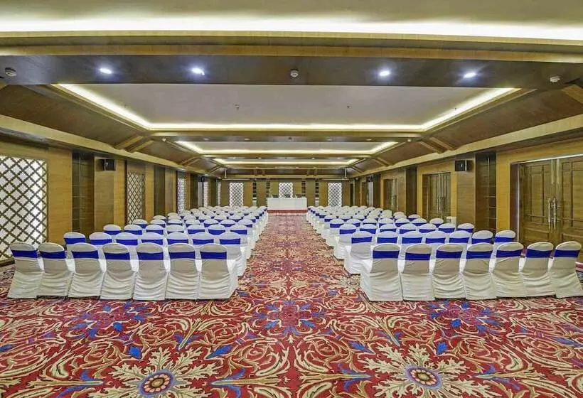 Hotel Mayfair Palm Beach Resort