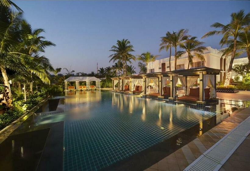 فندق Mayfair Palm Beach Resort