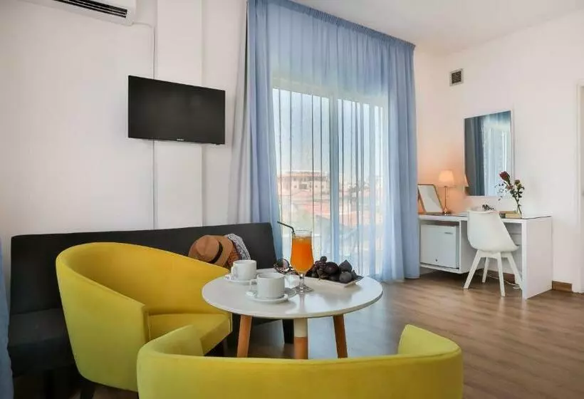 هتل Mikes Kanarium City