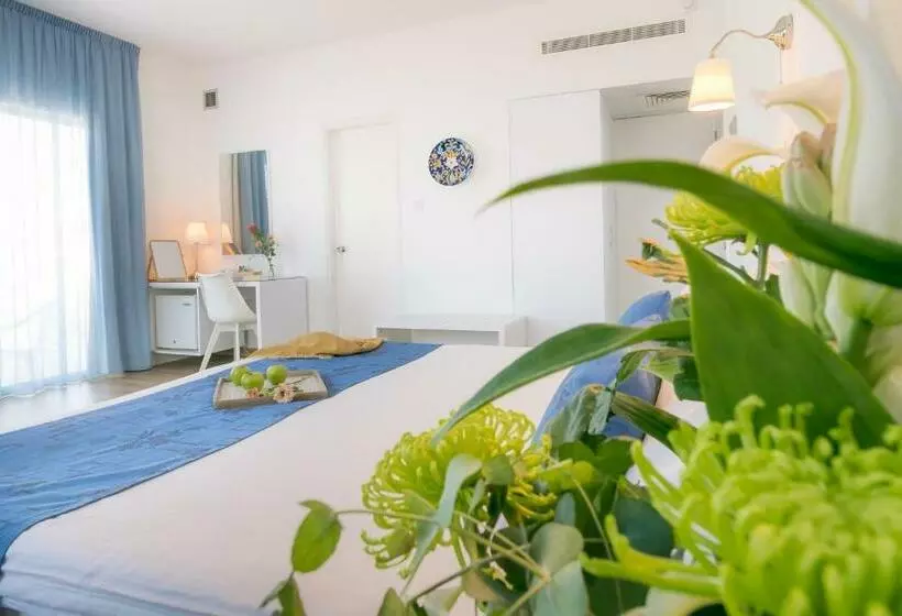 هتل Mikes Kanarium City