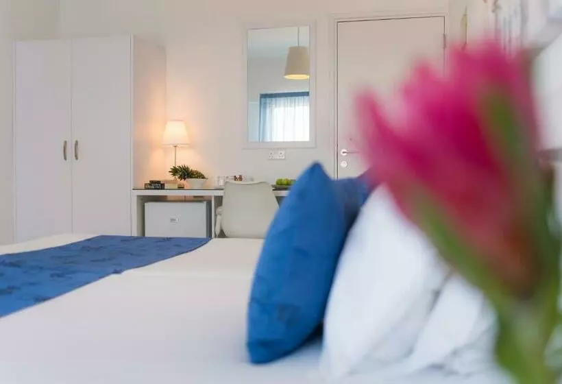 هتل Mikes Kanarium City