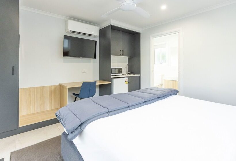 בית מלון כפרי Nrma Ballarat Holiday Park