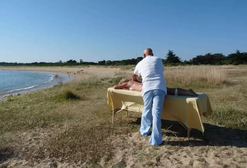 Отель Plaisirs Nature à La Pignade