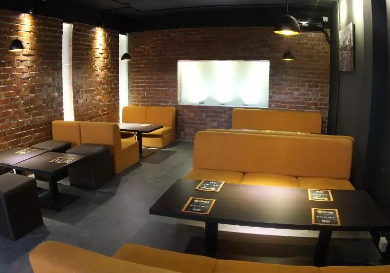 Richmond Hotel & Suites