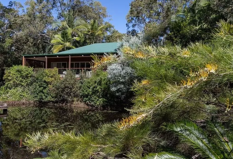 Lake Weyba Cottages Noosa