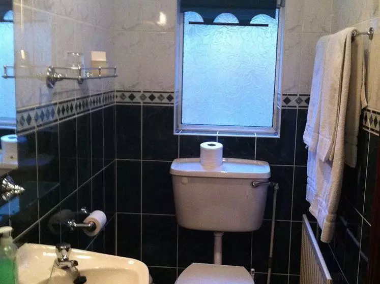 Пансион Moat Lodge