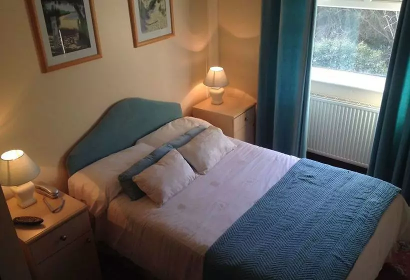 Пансион Moat Lodge