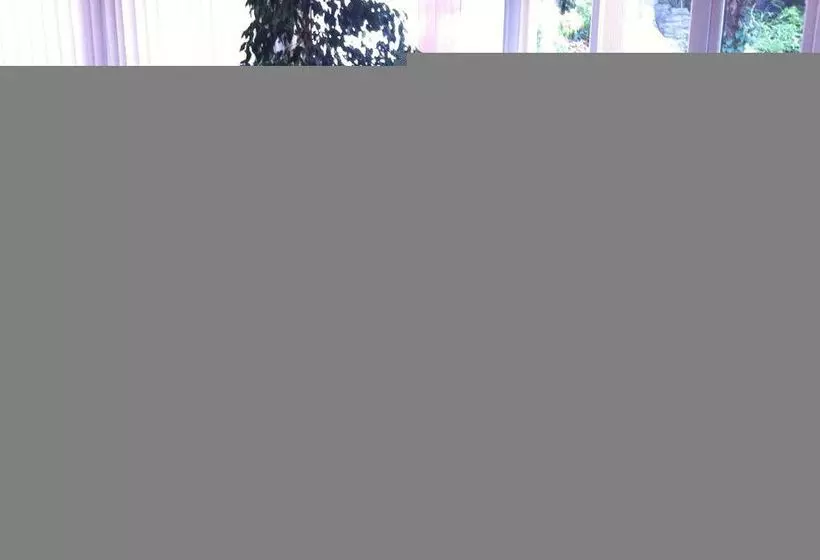 Пансион Moat Lodge