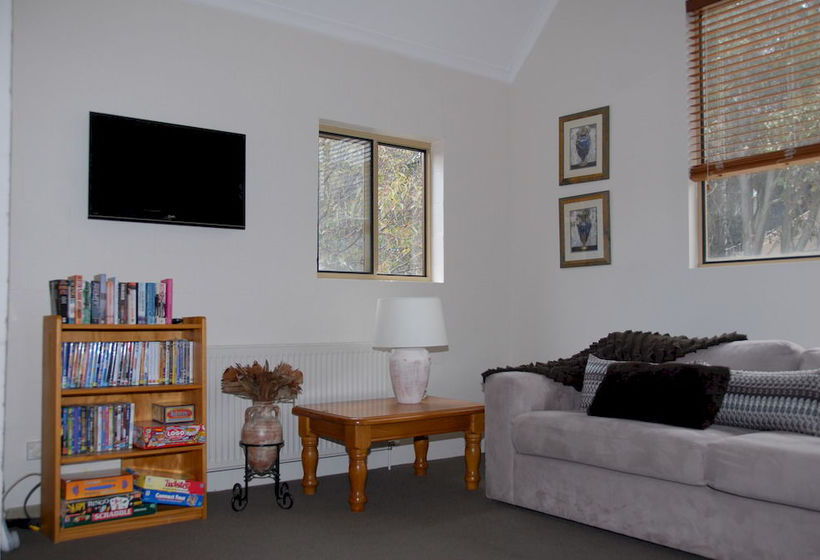 بنسيون Summit Ridge Alpine Lodge