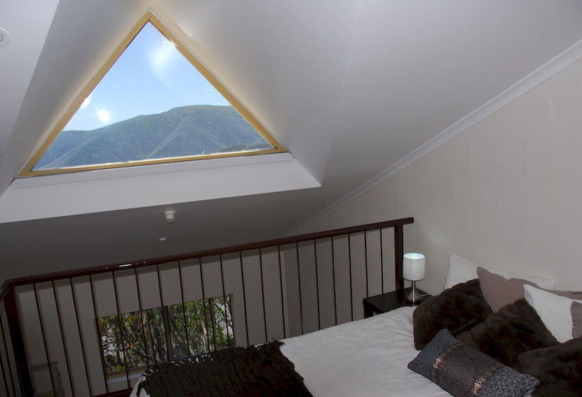 بنسيون Summit Ridge Alpine Lodge