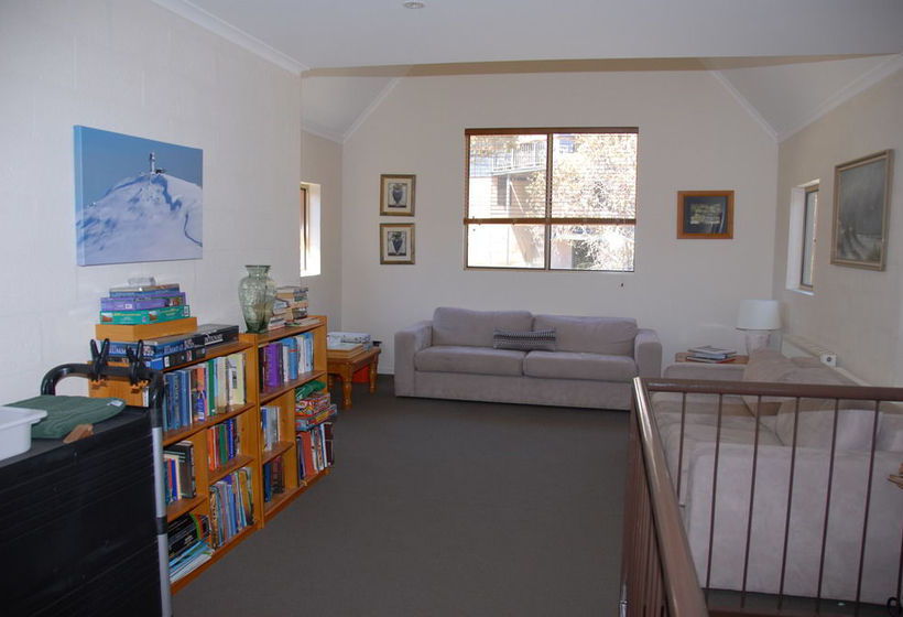 بنسيون Summit Ridge Alpine Lodge