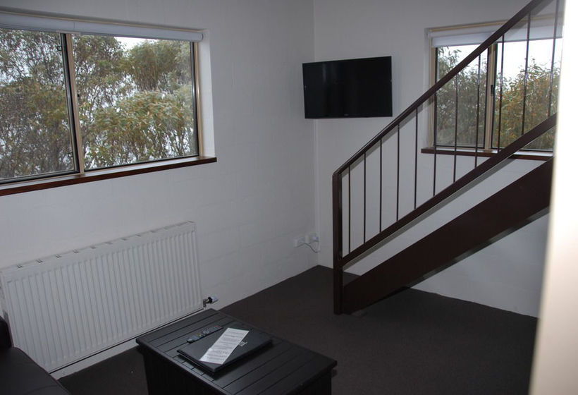 بنسيون Summit Ridge Alpine Lodge