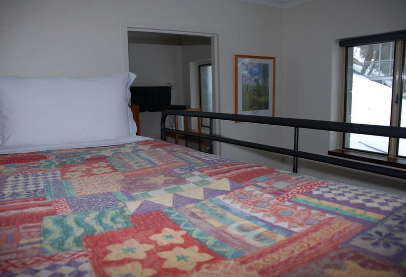 بنسيون Summit Ridge Alpine Lodge