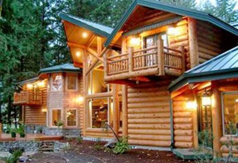 Sandy Salmon Bed & Breakfast Lodge