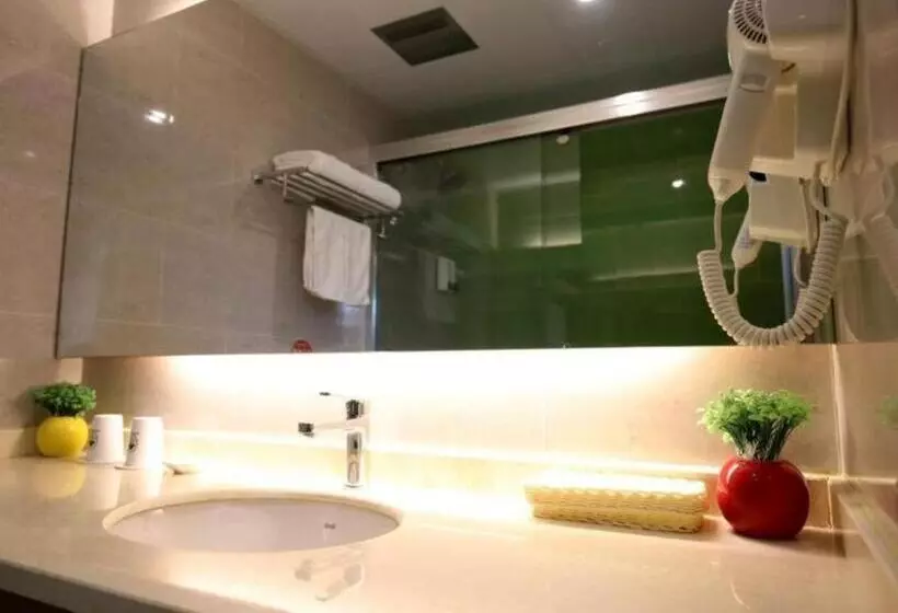 Hotelli Greentree Inn Xuancheng Jingxian Wannan First Street Express