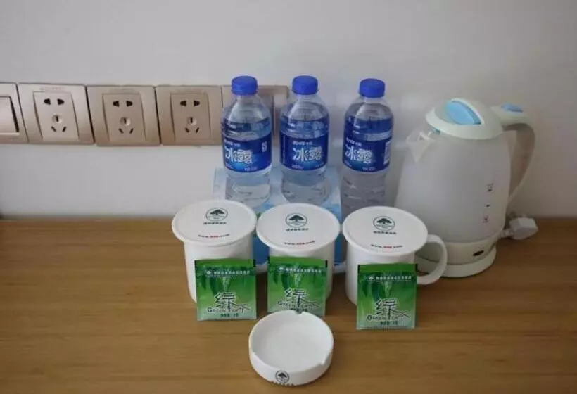 Hotelli Greentree Inn Xuancheng Jingxian Wannan First Street Express