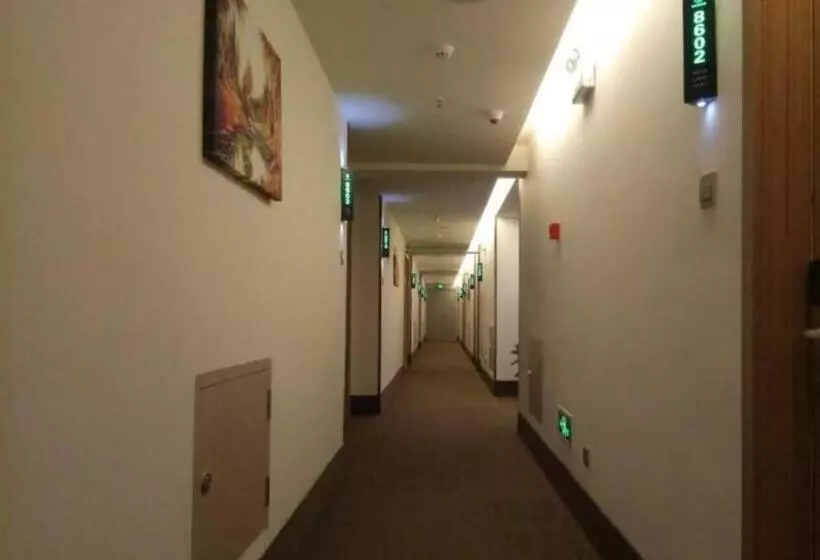 Hotelli Greentree Inn Xuancheng Jingxian Wannan First Street Express