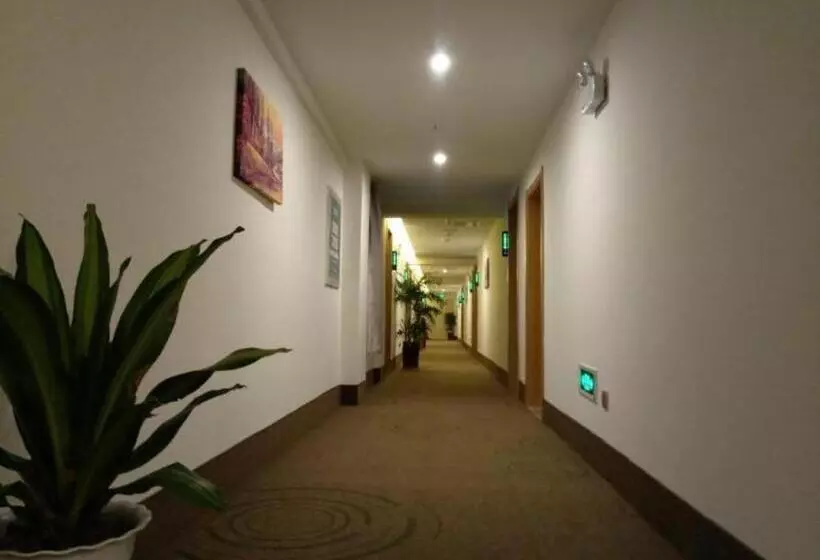 Hotelli Greentree Inn Xuancheng Jingxian Wannan First Street Express